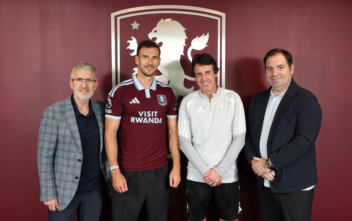 (Campo Aberto) "Motor Alemão no Villa Park: Leon Goretzka deixa o Bayern e é do Aston Villa!"  A janela está fechada, mas veja mais um reforço que chegou à Premier League: